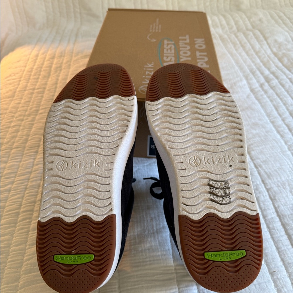 Kizik Unisex Navy Sneakers - Picture 2 of 5